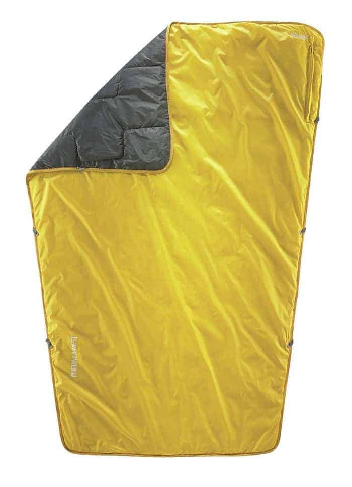 therm-a-rest-proton-minimalist-camping-and-backpacking-blanket_1